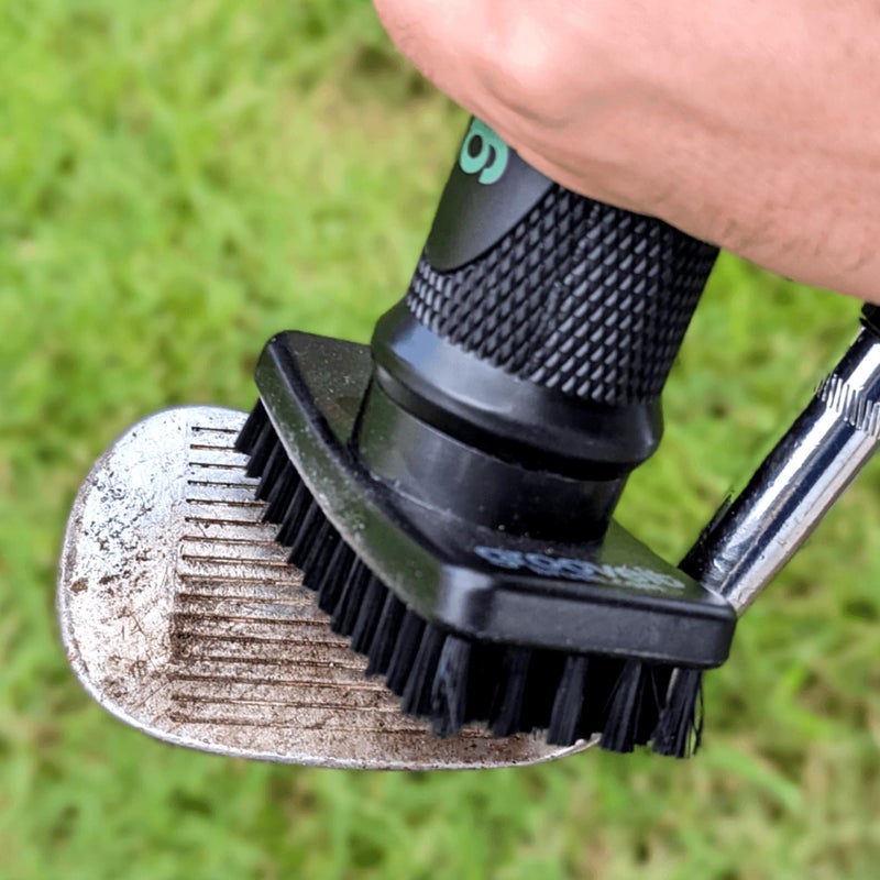 Grooveit "The Wet Club Scrub Golf Water Brush - 3 Year Warranty - Anti-Leak Design - Magnetic Brush with Nylon-Bristle Head - Patented Pump for Easy Cleaning - Wide Cleaning Coverage - Long Lasting - Image 3