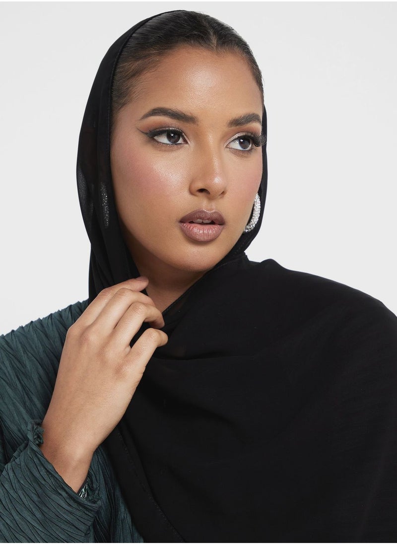 hayas closet - V-Neck Pleated Abaya - Image 1