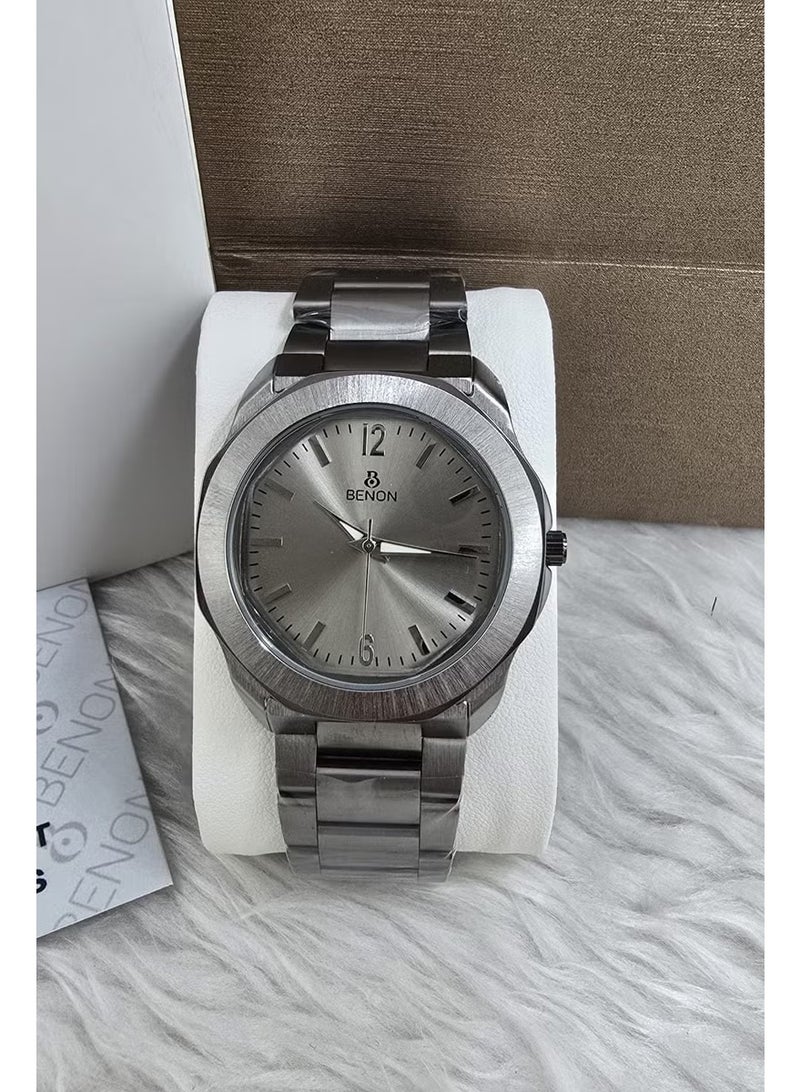 Men's watch with a modern design