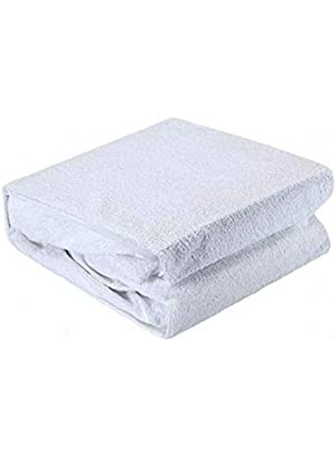 White mattress protector 120cm