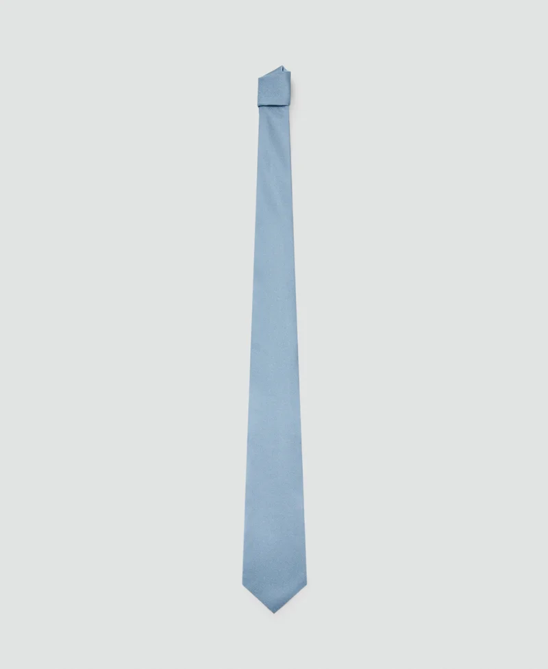 Plain silk tie