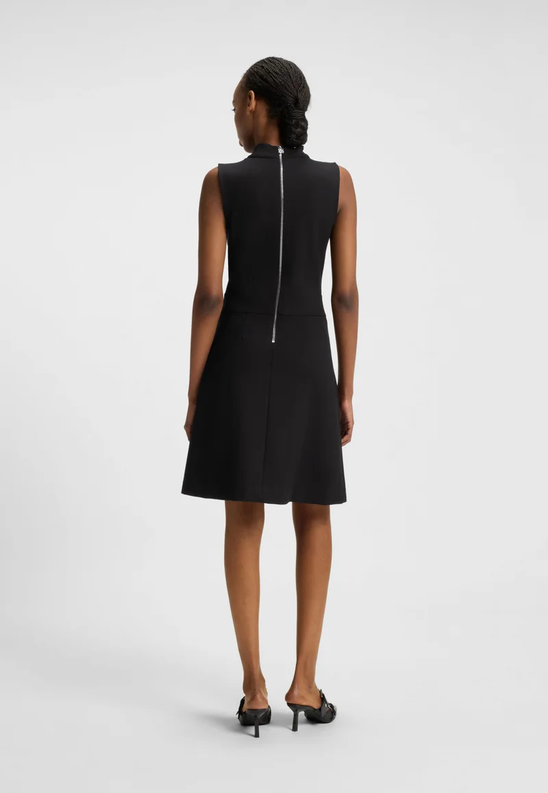 هوجو Sleeveless jersey dress with pleated skirt
