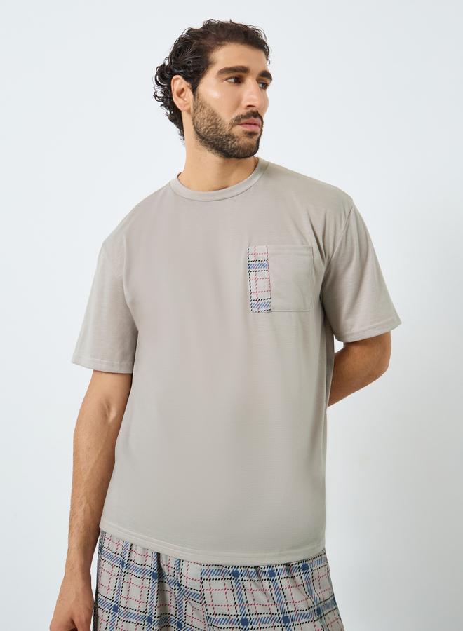 Styli Men Relaxed Fit Minimal Print T-Shirt and Shorts Set - Image 2