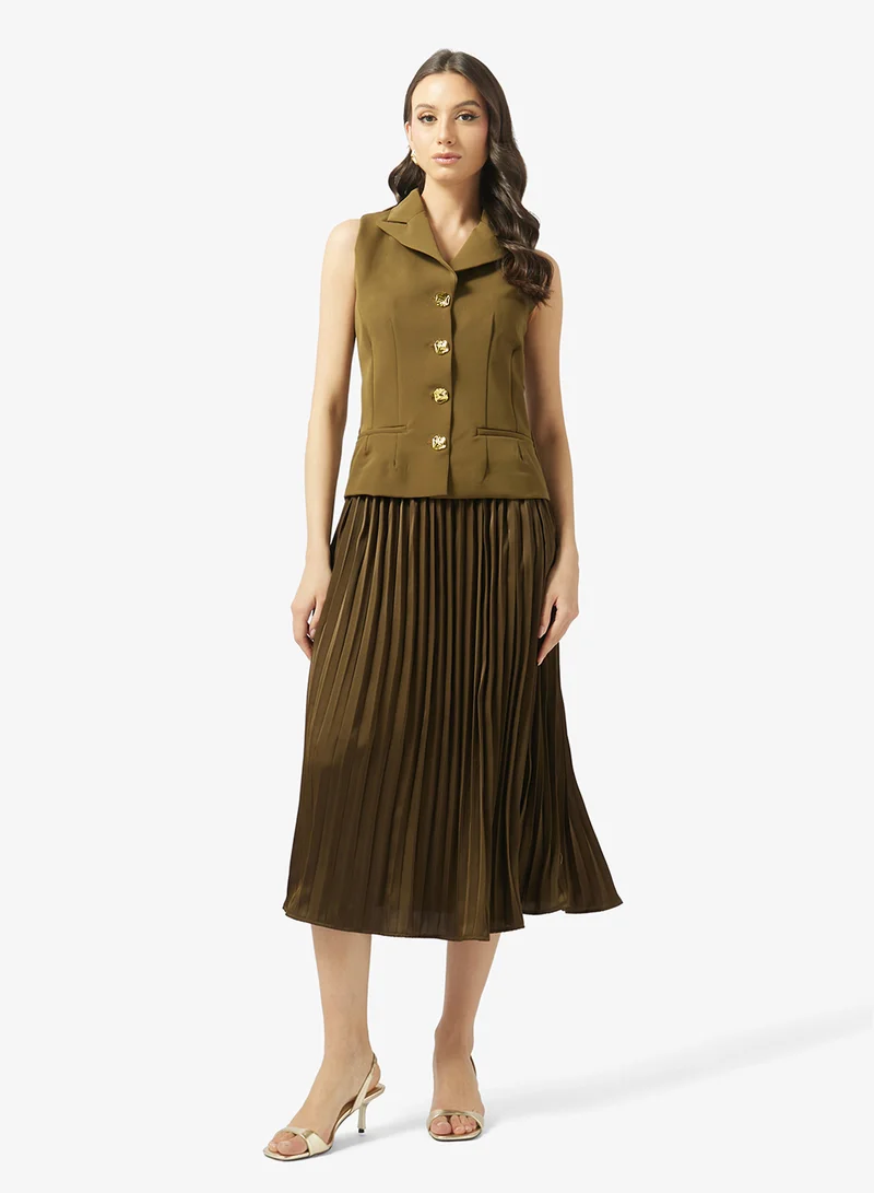 Style Cheat Button Detailed Pleated Dress