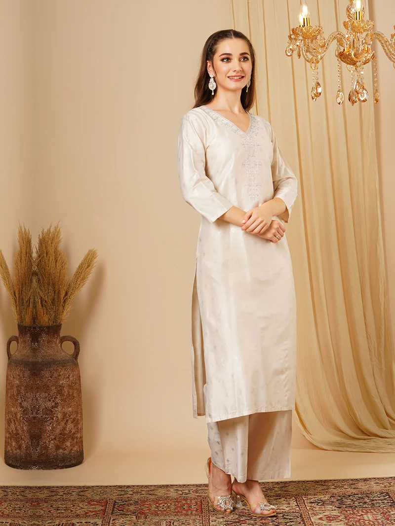 globus Globus Women Ethnic Motifs Printed Sequinned Straight Kurta With Palazzos Festive Set