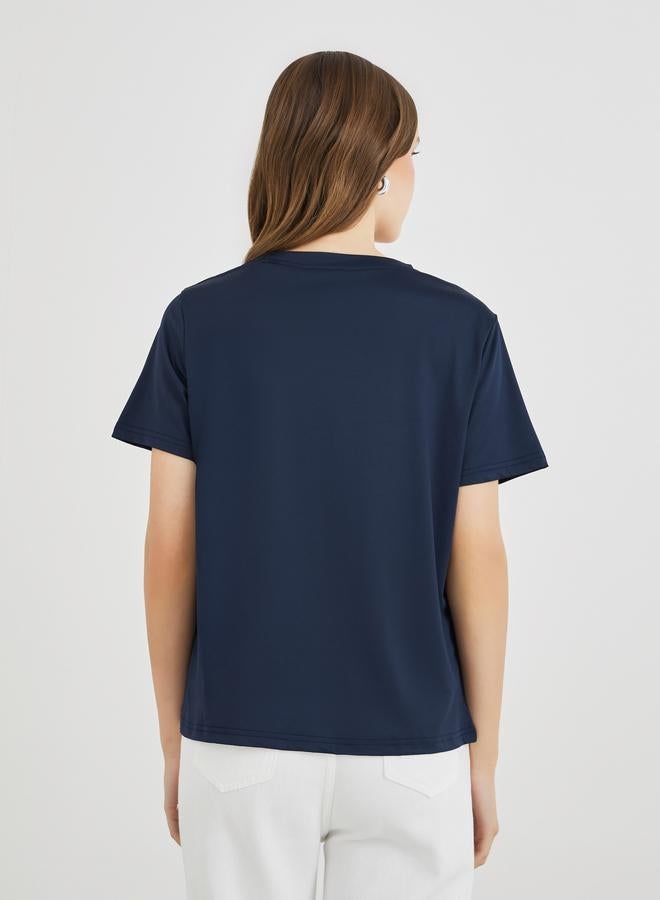 تايك تو تيشيرت بطبعة شعار خذ اثنين بقصة عادية - Image 4