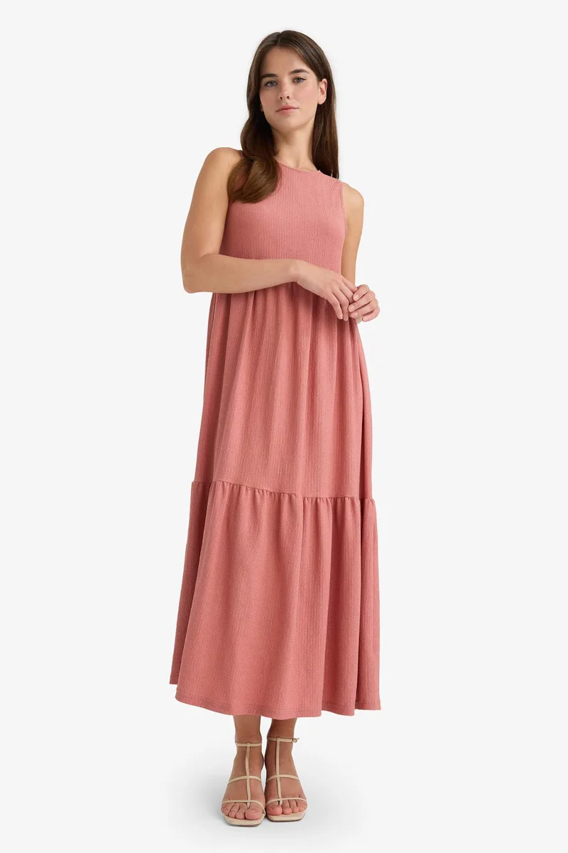 ديفاكتو Crew Neck Crepe Short Sleeve Midi Dress