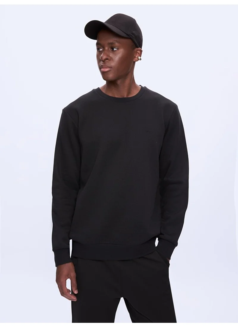 ال تي بي Black Sweatshirt