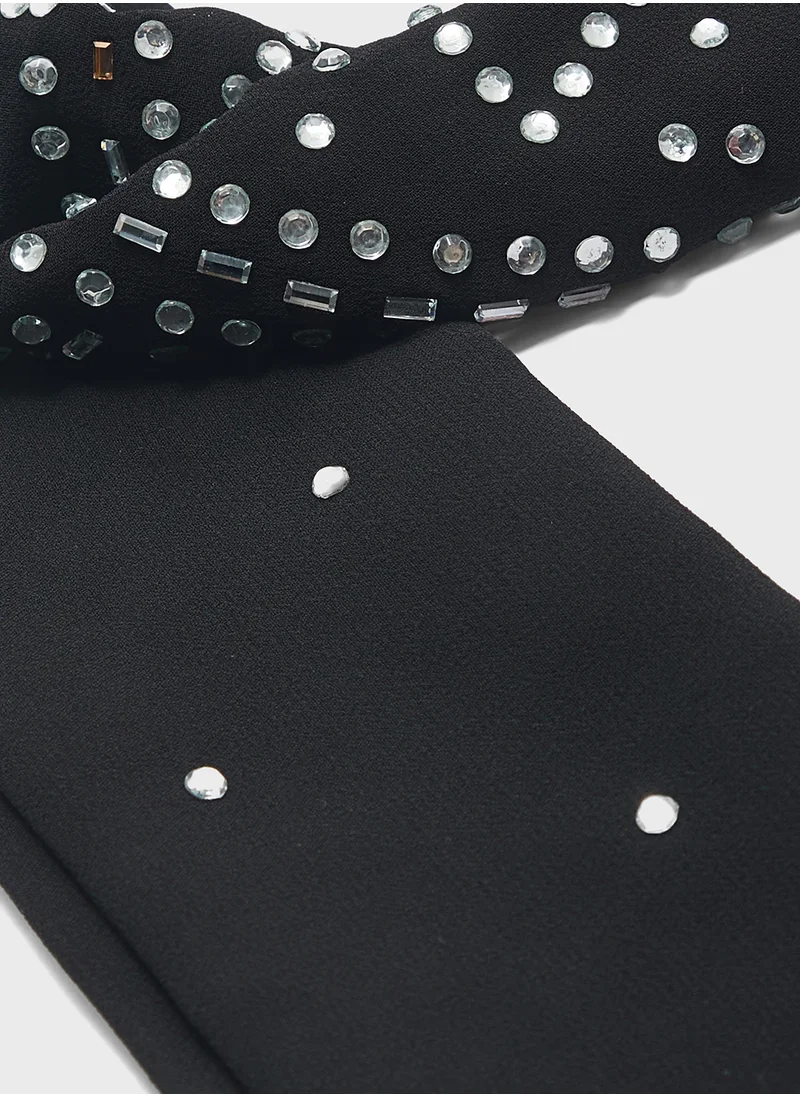 خزانة Embellished Floral Detail Long Hijab Scarf