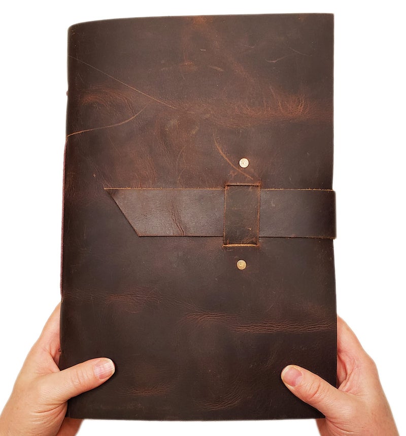 Rustic Ridge Leather Large Vintage Leather Photo Album with Buckle Closure - Scrapbook Style Pages, Gift Box Included - Holds 200 4x6 or 5x7 Photos - Image 2