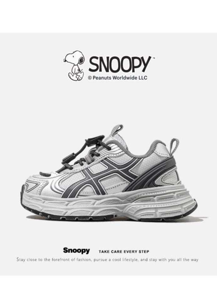 Snoopy Children's mesh breathable sports shoes  - Image 1