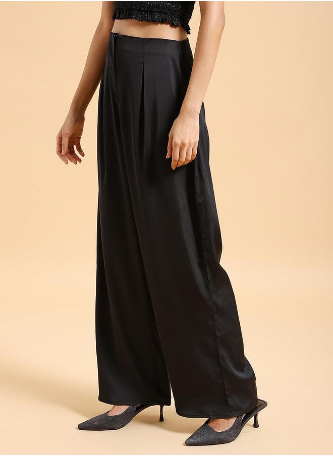 Tokyo Talkies Flared Parallel Trouser with Zip Closure by Styli  - Image 3