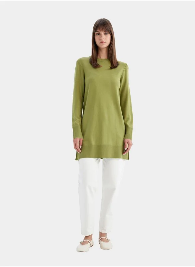 ديفاكتو Regular Fit Crew Neck Side Slit Longline Tunic by Styli