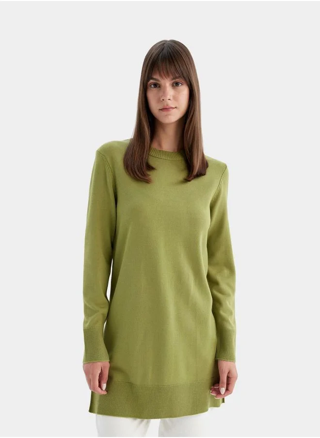ديفاكتو Regular Fit Crew Neck Side Slit Longline Tunic by Styli