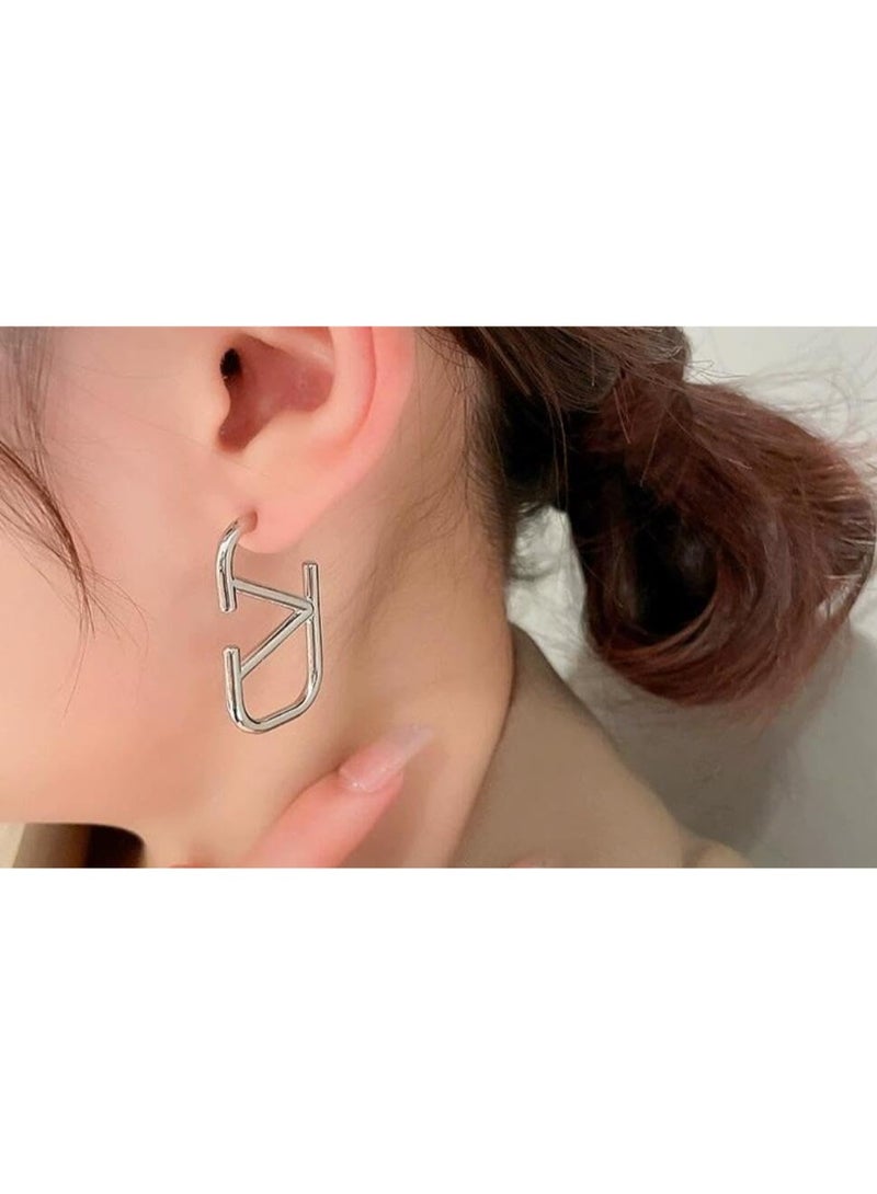 2 Pairs Letter V Earrings for Women, Lightweight Alphabet Earrings, Stylish Minimalist Jewelry, Birthday Gift for Women - Image 3