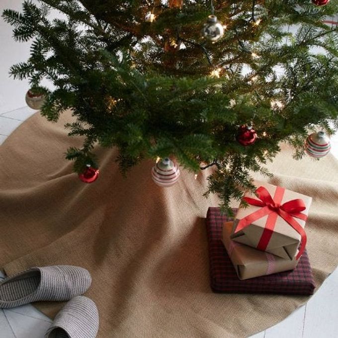HOMEFORD CHRISTMAS BURLAP TREE SKIRT UNDER THE TREE 60INCH