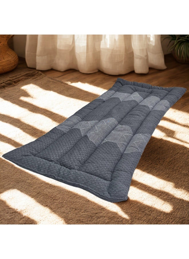 سمارت هوم مطرحة نوم فاخرة من المخمل – حشوة قطنية ناعمة بنقشة ورد وزخارف شرقية ، مطرحة  مصنوعة من مواد عالية الجودة ، مضرب قطن طبيعي نفر واحد مقاس (190*90*6 سم) - Image 1