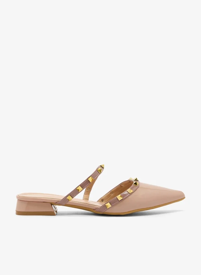 ايلا صنادل نسائية مزينة بالمسامير والخرز