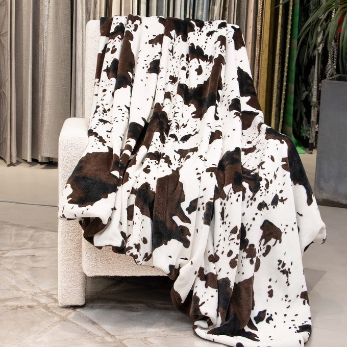 COW PRINT BLANKET LIGHTWEIGHT ULTRA SOFT PLUSH FLEECE THROW COZY WARM FARMHOUSE DECOR 50X60 INCH FUZZY BLANKET FOR ADULTS KIDS MACHINE WASHABLE BROWN WHITE GIFT FOR ALL SEASONS