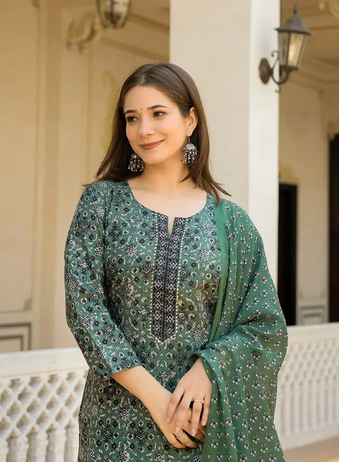 Desiqlo Green Rayon Blend Ethnic Motifs Printed Straight Kurta and Trouser with Dupatta Set