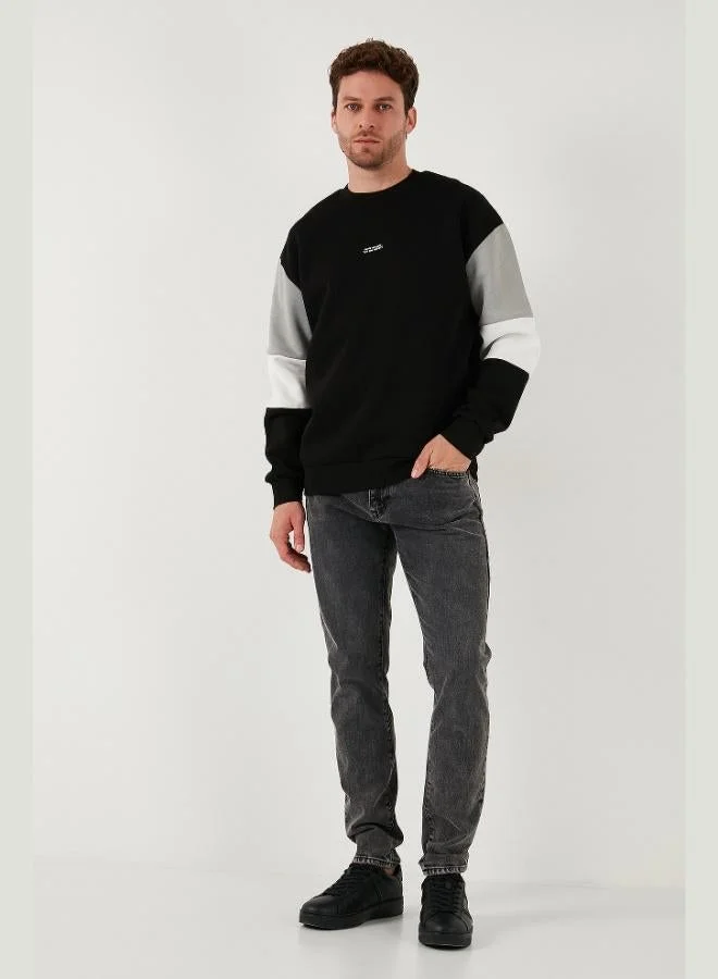 بوراتي سويت شيرت رجالي بياقة دائرية قطن من بوراتي بلون متباين