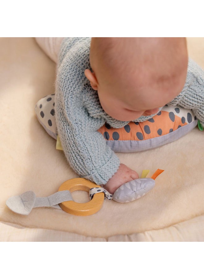 Ingenuity - Every Season Plush Lambswool Play Gym, Cozy, Reversible Play Mat with 5 Removable Toys, 0-12 Months - Image 5