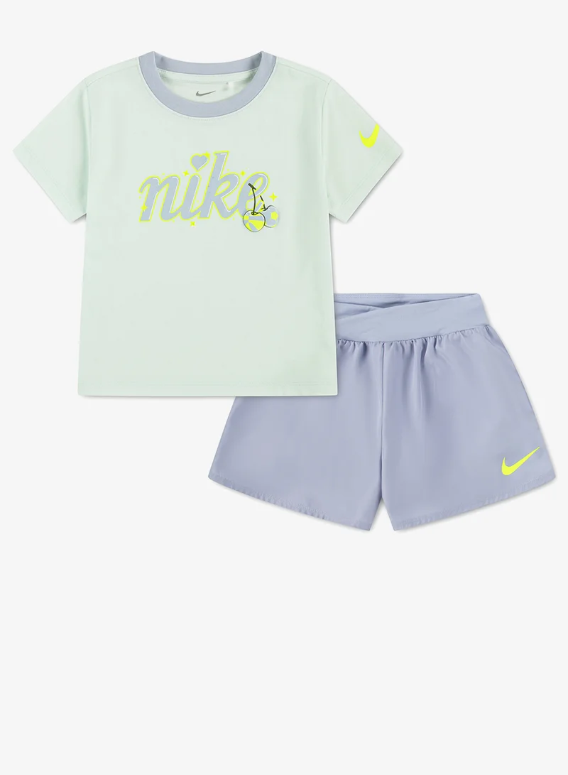 نايكي طقم تي شيرت وشورت متقاطع للأطفال