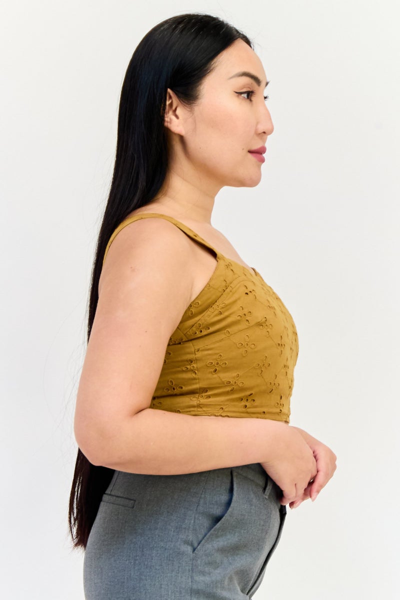 ONLY بلوزة نسائية بدون أكمام بتصميم مربع العنق مزينة بالتطريز، بني - Image 3