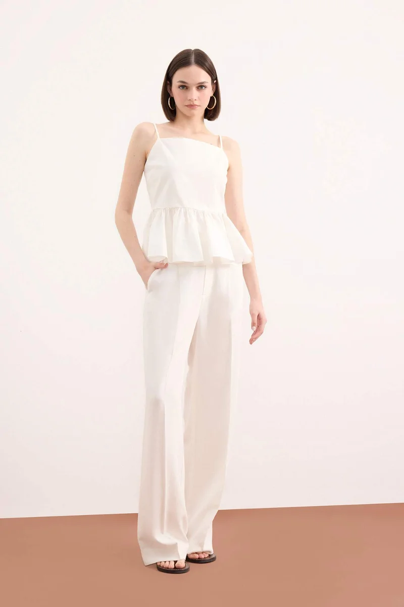 ديفاكتو Fitted Flounce Poplin Strappy White Blouse