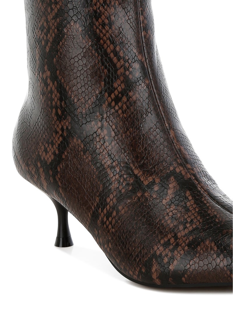 London Rag Faux Leather Kitten Heel Boots in Chocolate  - Image 5