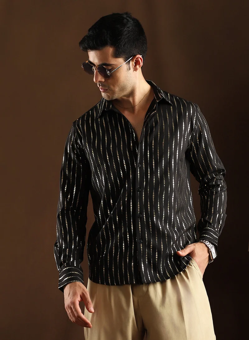 Campus Sutra Men's Onyx Black Metallic-Vined Shirt