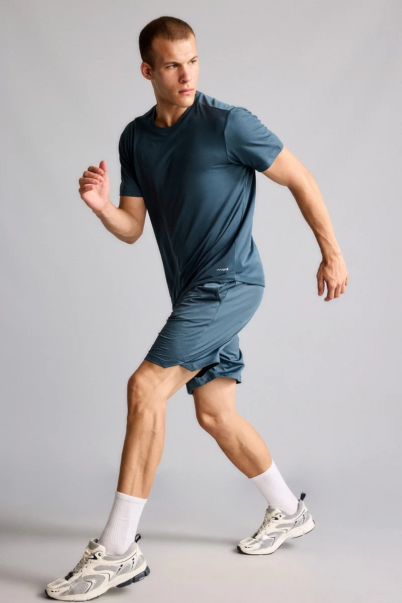 ديفاكتو Standard Fit Shorts