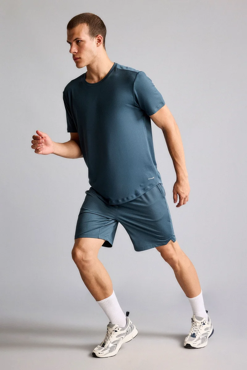 ديفاكتو Standard Fit Shorts