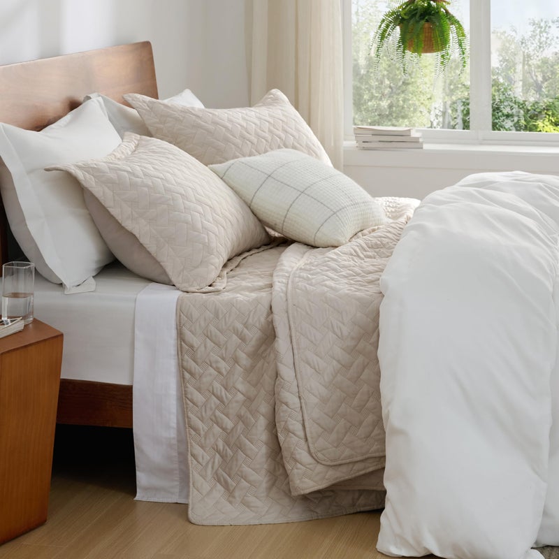 Bedsure Quilts King Size - Lightweight Bedspreads King Size with Basket Weave Pattern, Soft Quilt Bedding Set, Light Beige Comforter Set Coverlet for All Seasons with 2 Pillow Shams (106" x 96") - Image 4