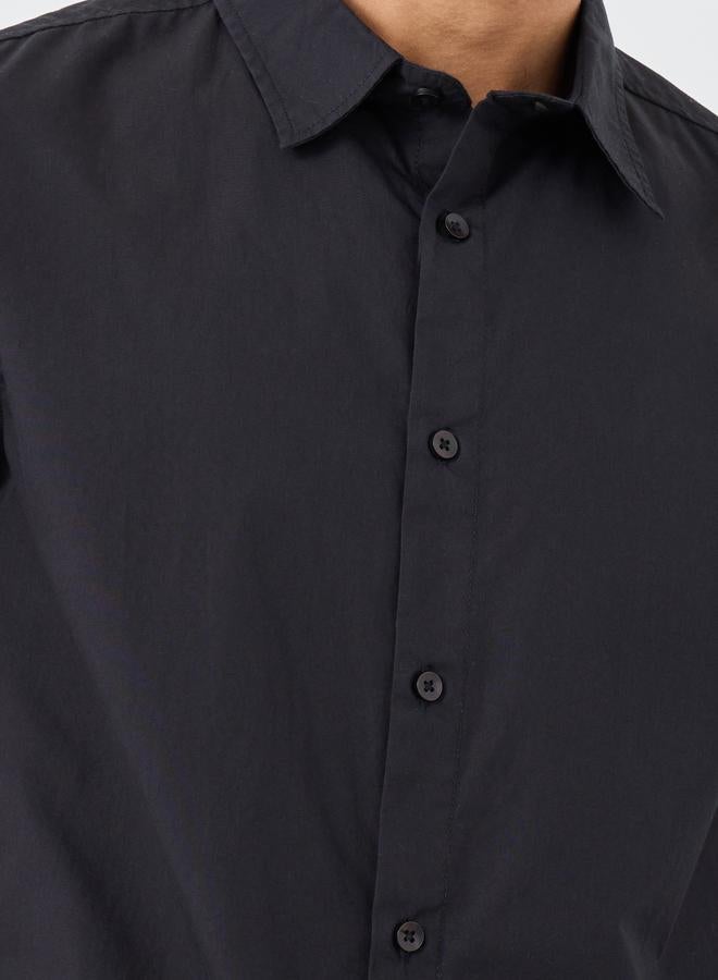 Styli Styli Solid Woven Regular Fit Short Sleeve Shirt  - Image 3