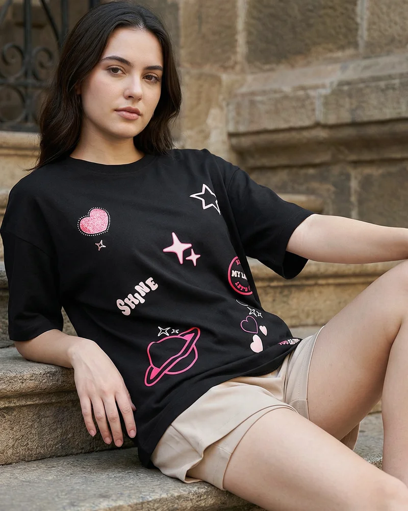 بيواكوف Women's Black Shine Graphic Printed Oversized T-shirt