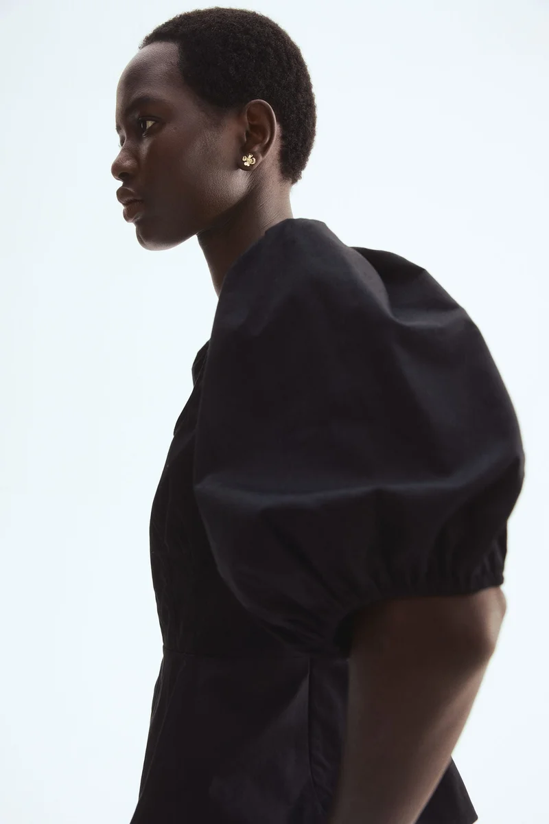 اتش اند ام بلوزة بيبلوم من القطن