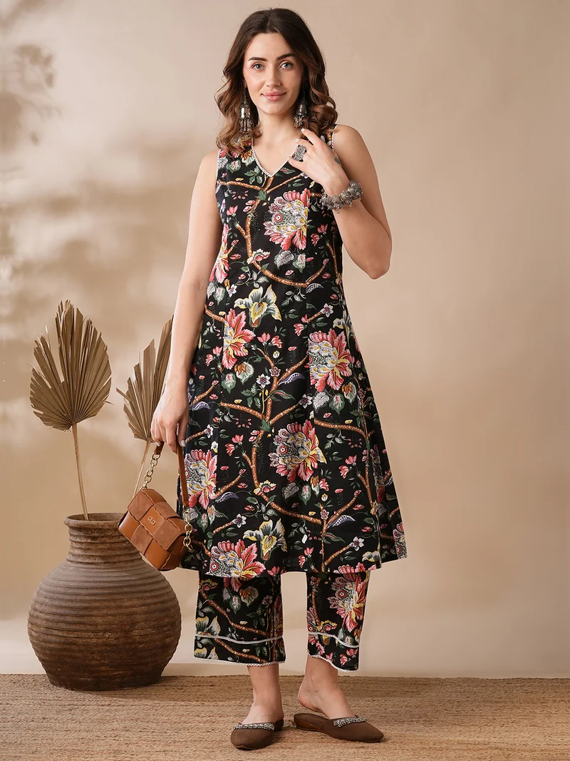 globus Women Black & Pink Floral Printed Regular Pure Cotton Kurta With Trousers