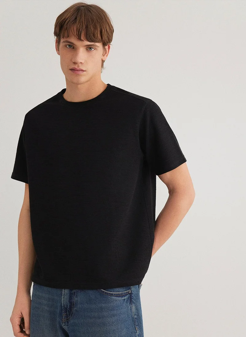 مافي تيشيرت أسود