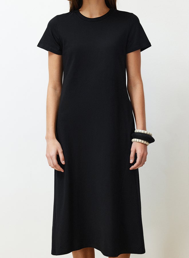 trendyol Black Pocketed Premium Crew Neck A-Line Knitted Midi Dress  - Image 4