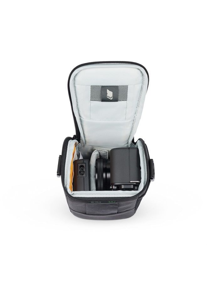 Lowepro حقيبة كاميرا Adventura SH 115 III مع حزام كتف قابل للتعديل/الإزالة، حقيبة ظهر للكاميرا، متوافقة مع كاميرات سوني ألفا 6000، سوداء - Image 2