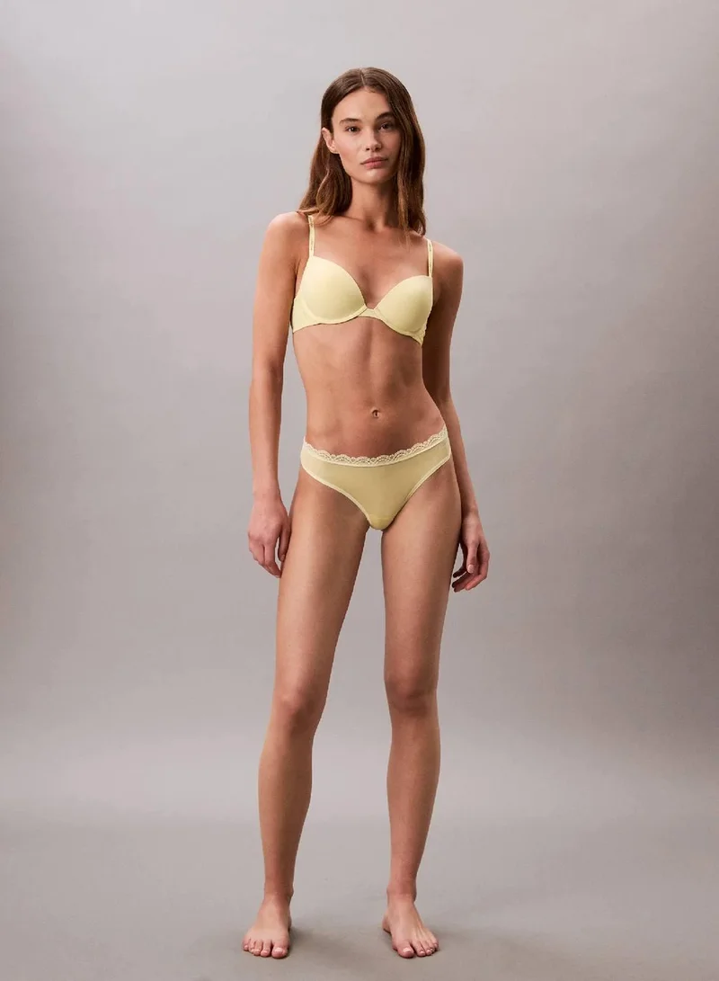 كالفن كلاين سروال داخلي ثونج من تشكيلة Micro Stretch with Lace