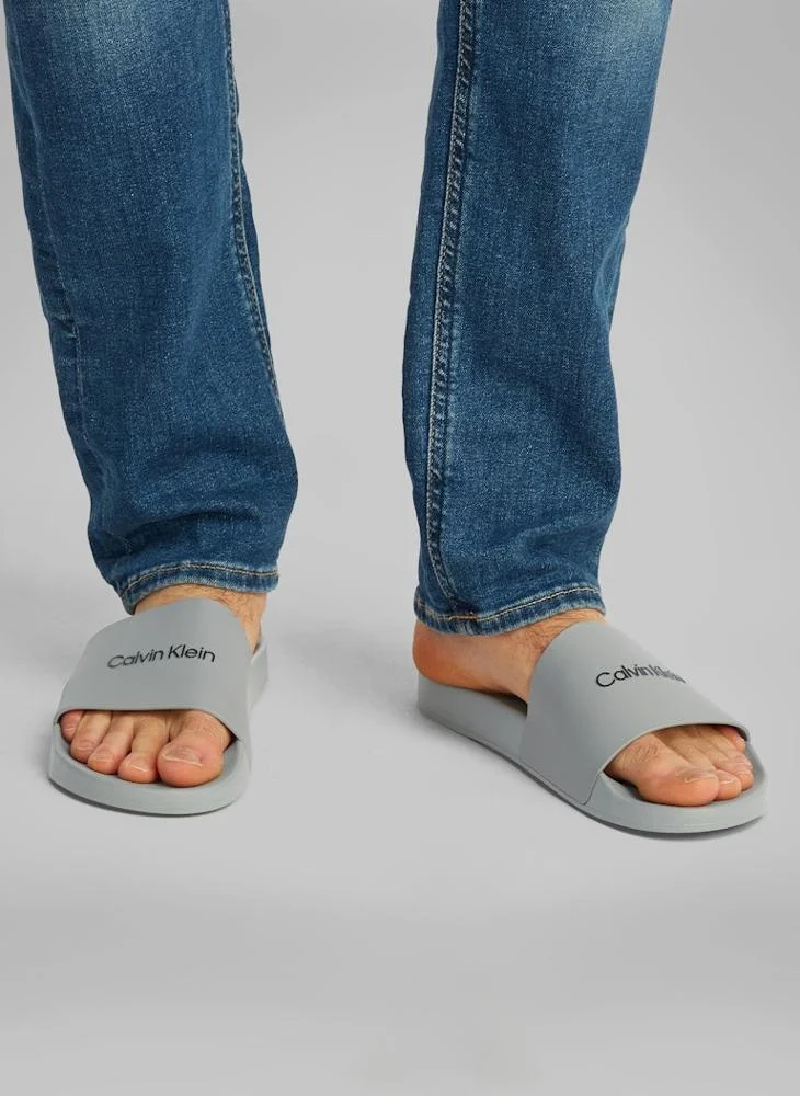 كالفن كلاين Pool Slides