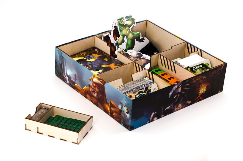 IELLO: King of Tokyo, New Edition, Strategy Board Game, Space Penguin Included in the Box, For 2 to 6 Players, 30 Minute Play Time, For Ages 8 and Up - Image 4