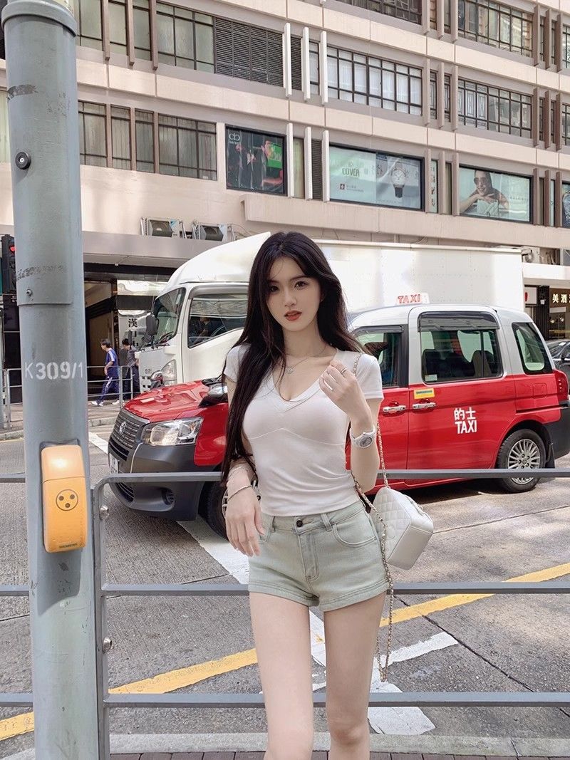 [Modal Rayon 260G] Red V-Neck Short-Sleeved T-Shirt For Women Summer Pure Desire Slim Fit Inner Short Style Right Shoulder - Image 1