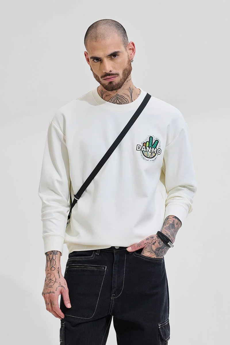 سنيتش سويت شيرت دانمو أوف وايت بقصة مريحة