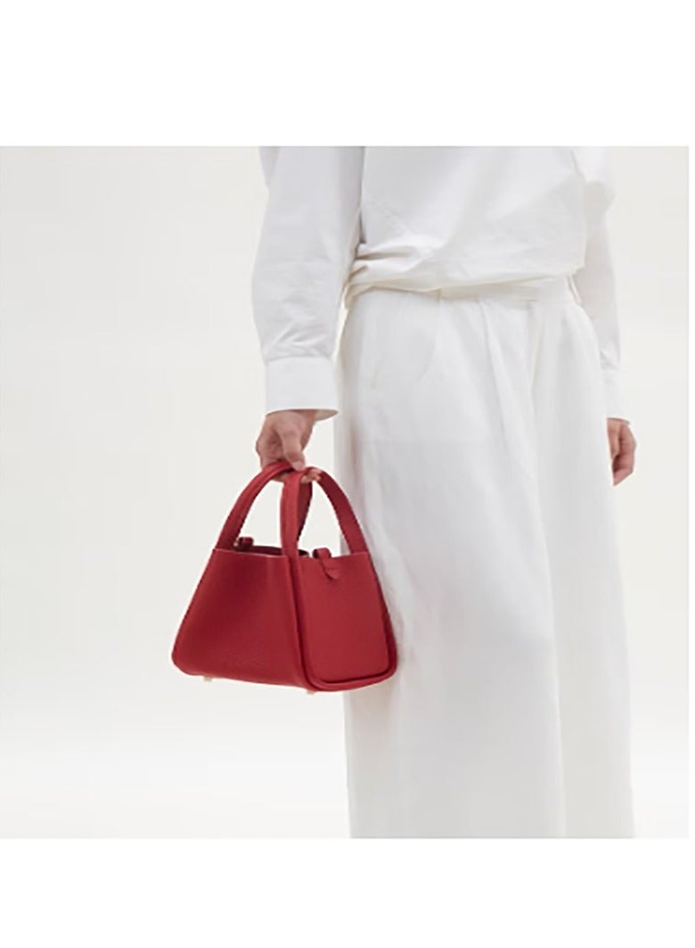 Effortless Daily Journeys with the Compact Crossbody Basket Bag - Image 3