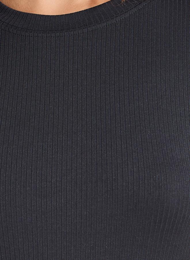 Styli Ribbed Fitted Round Neck Plain T-Shirt - Image 5