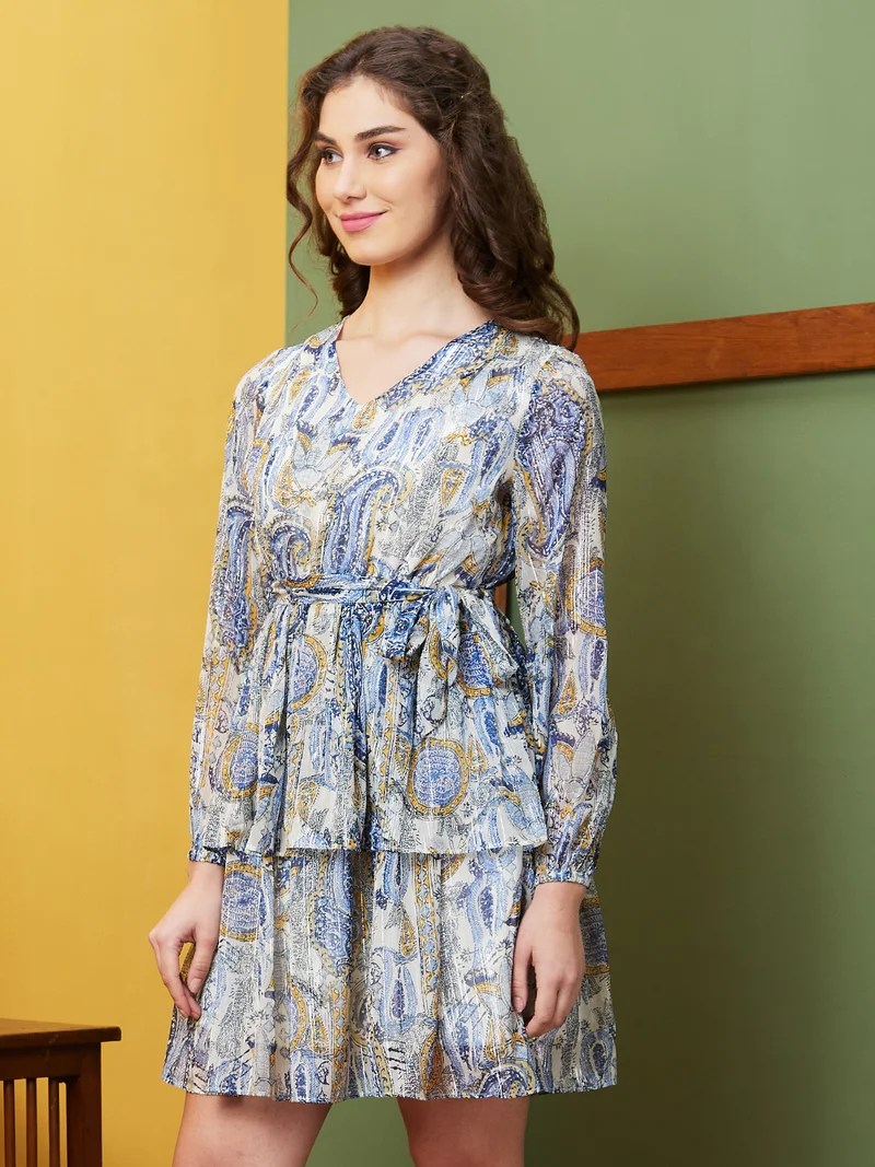 جلو باص فستان نسائي بطبعة نقوش عرقية بياقة على شكل حرف  وأكمام أسقفية وطبقات بقصة واسعة