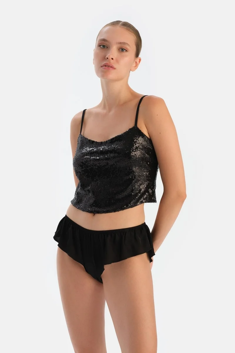 داجي Black Sequined Crop Top